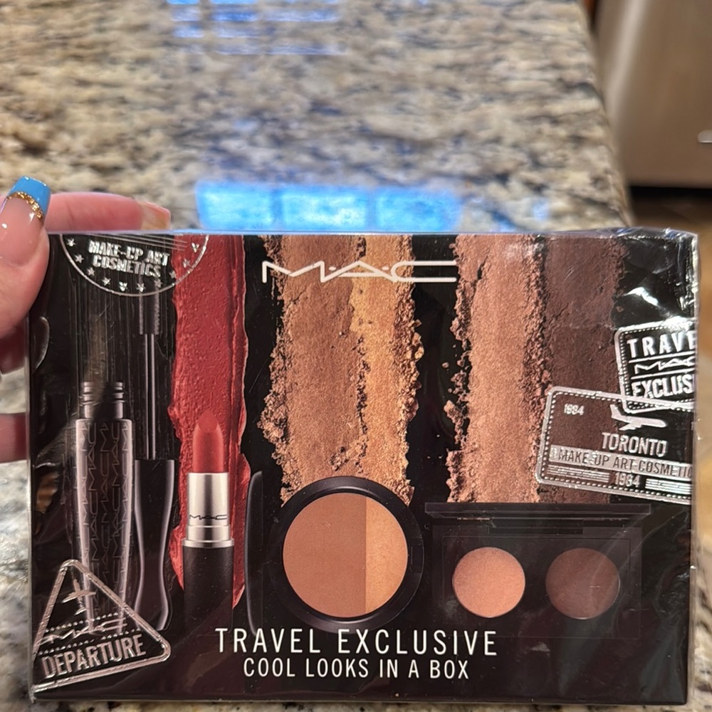 MAC Cosmetics Red and Brown Eyeshadow Palette